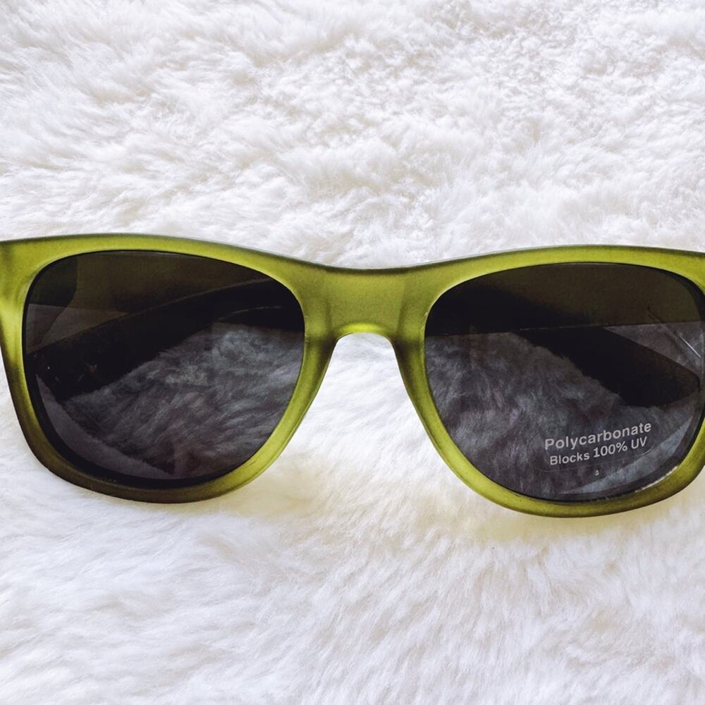 Lola Green Polycarbonate Sunglasses